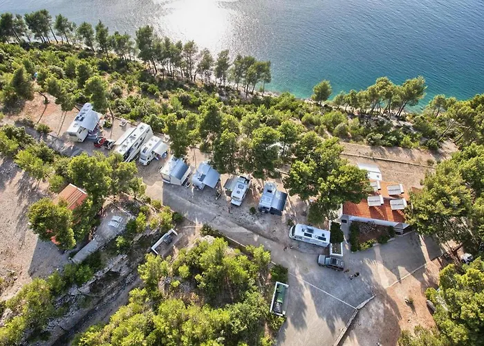Kamp Vira Pitches * Hvar Town