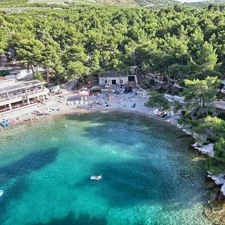 Kamp Vira Pitches * Hvar Town