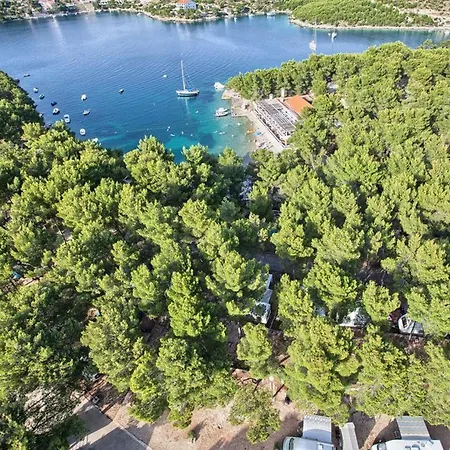 Campsite Kamp Vira Pitches