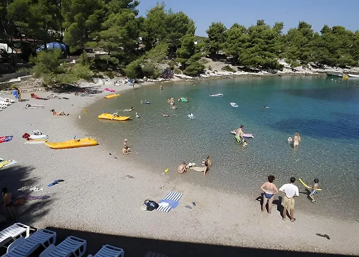 Κάμπινγκ Kamp Vira Pitches *