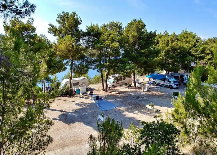 Κάμπινγκ Kamp Vira Pitches *